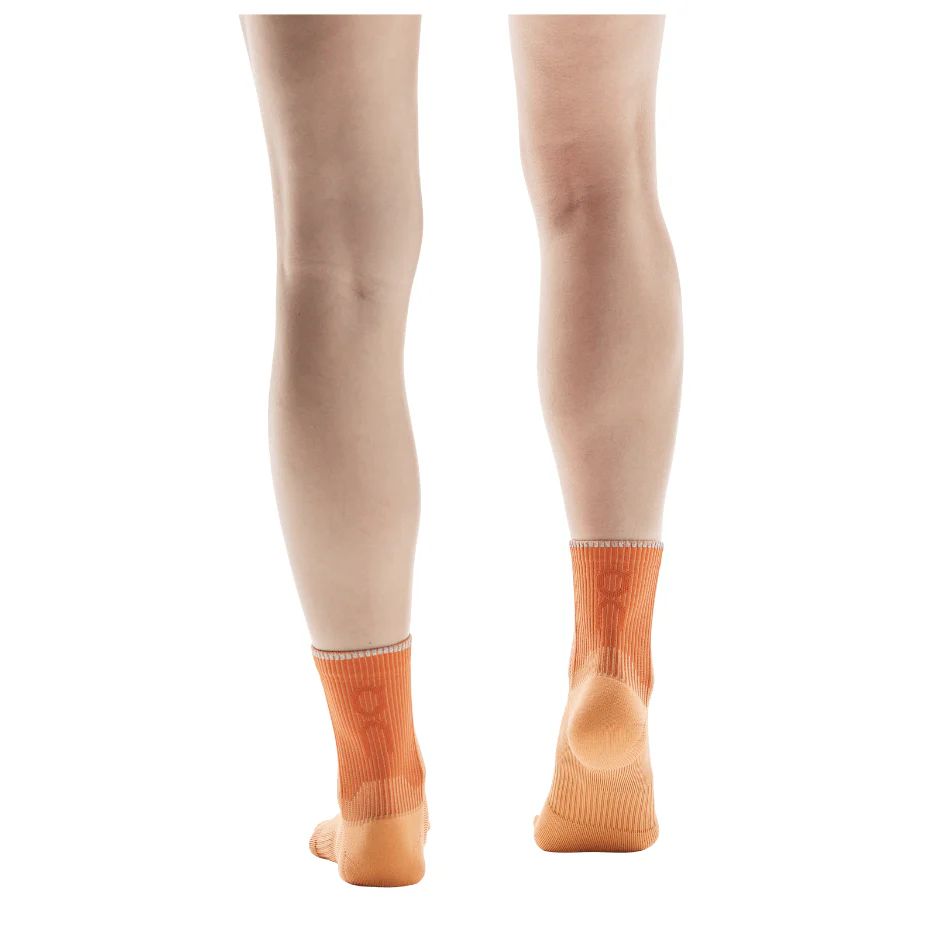 On Unisex Performance Run Sock Mid Rise SS25 - Image 10
